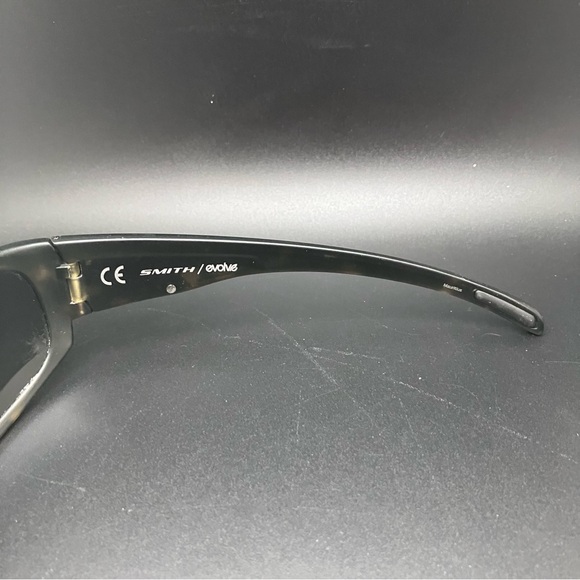 SMITH Black and Tortoise Sunglasses - Picture 5 of 9